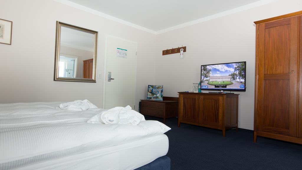 Hotel Badehaus Goor Putbus Ngoại thất bức ảnh