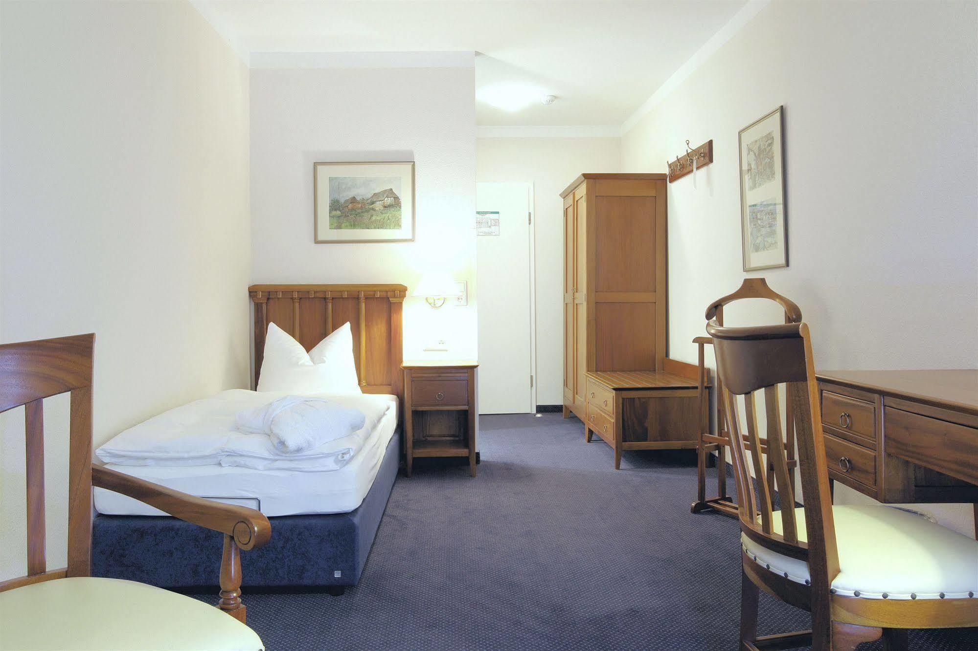 Hotel Badehaus Goor Putbus Ngoại thất bức ảnh